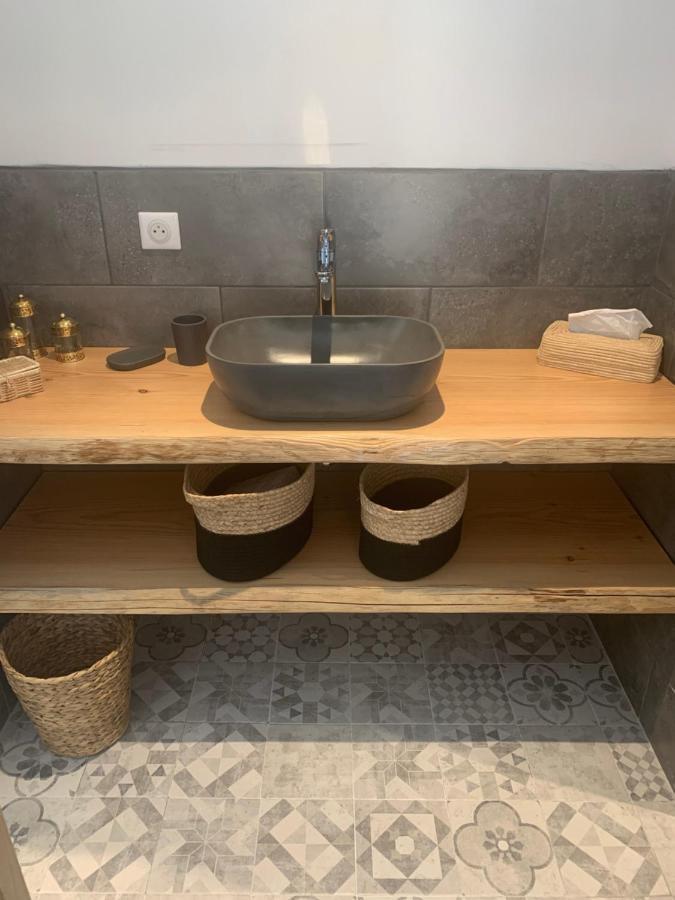 ガッサン Le Cabanon De Val Bed & Breakfast エクステリア 写真