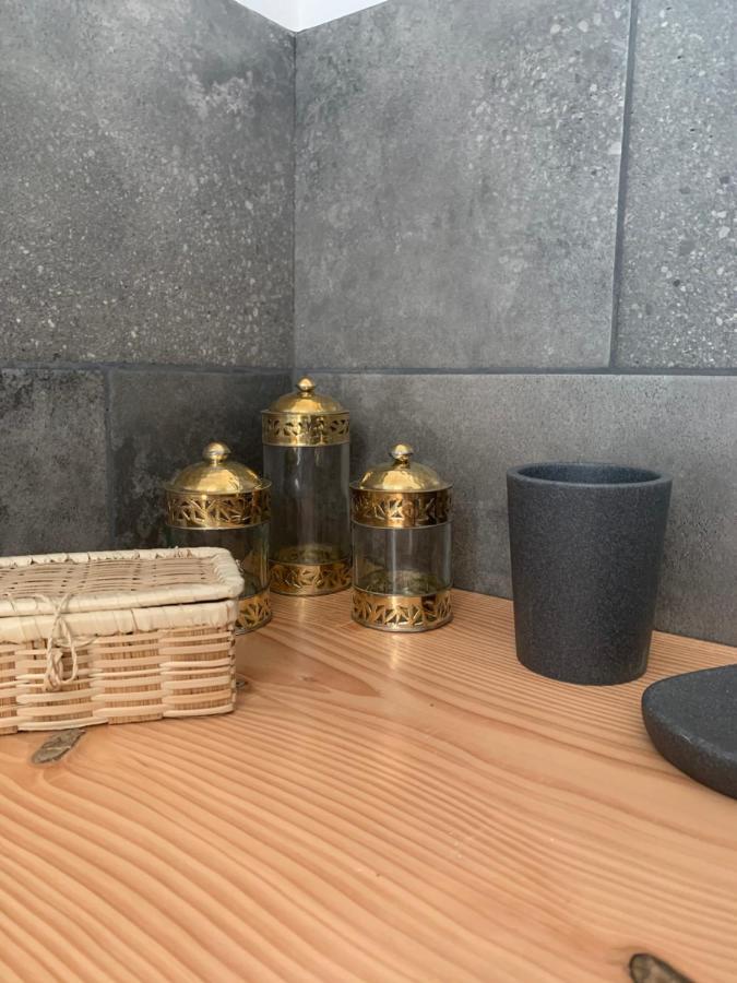 ガッサン Le Cabanon De Val Bed & Breakfast エクステリア 写真