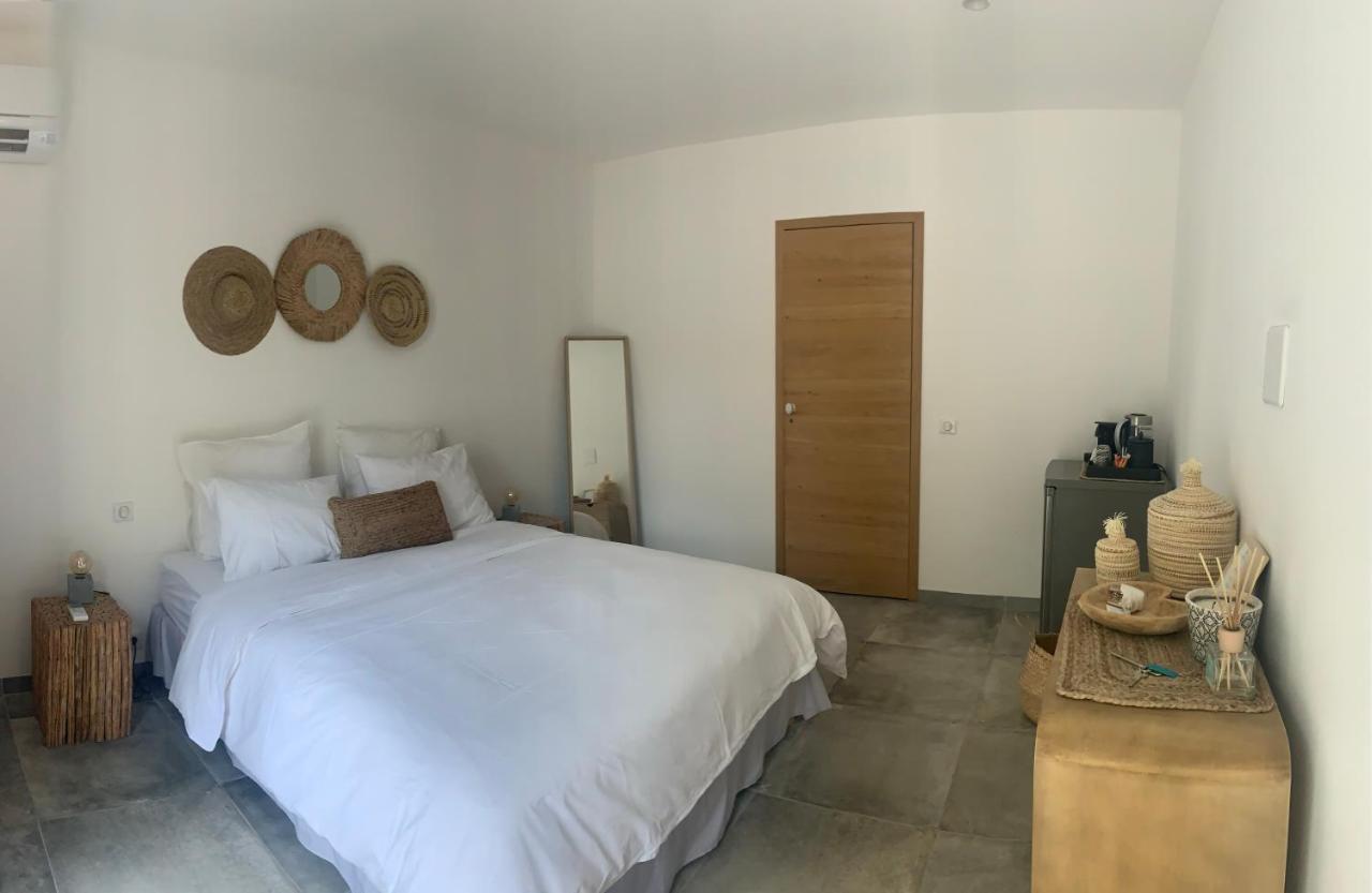 ガッサン Le Cabanon De Val Bed & Breakfast エクステリア 写真