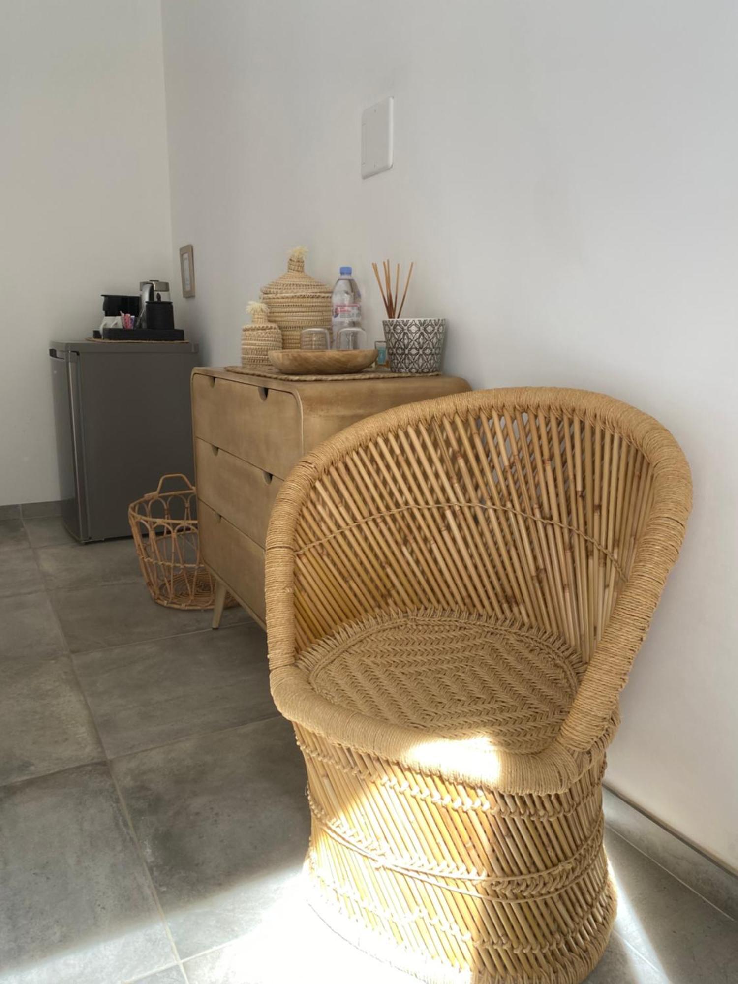 ガッサン Le Cabanon De Val Bed & Breakfast エクステリア 写真